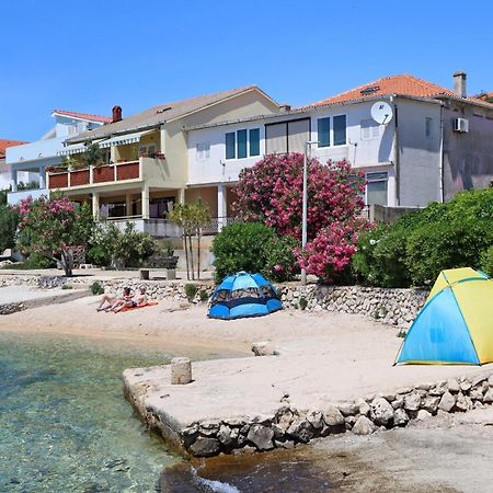 Apartments By The Sea Mandre, Pag - 3084 Kolan Luaran gambar