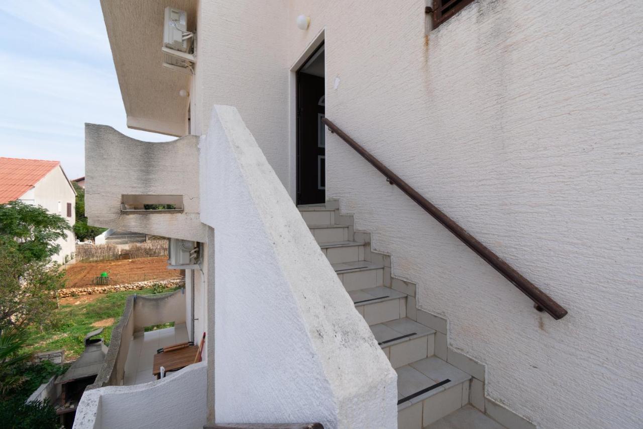 Apartments By The Sea Mandre, Pag - 3084 Kolan Luaran gambar