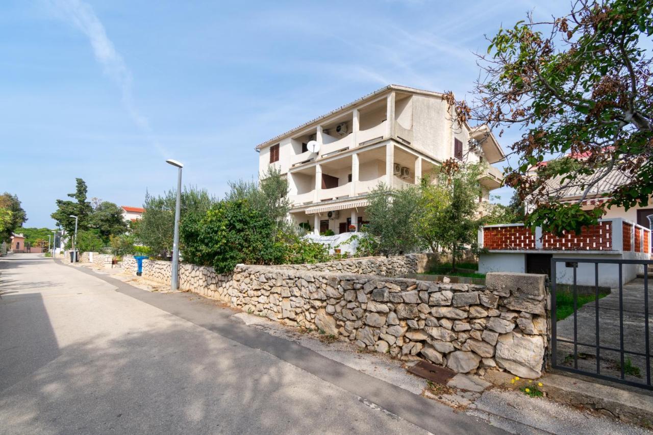 Apartments By The Sea Mandre, Pag - 3084 Kolan Luaran gambar