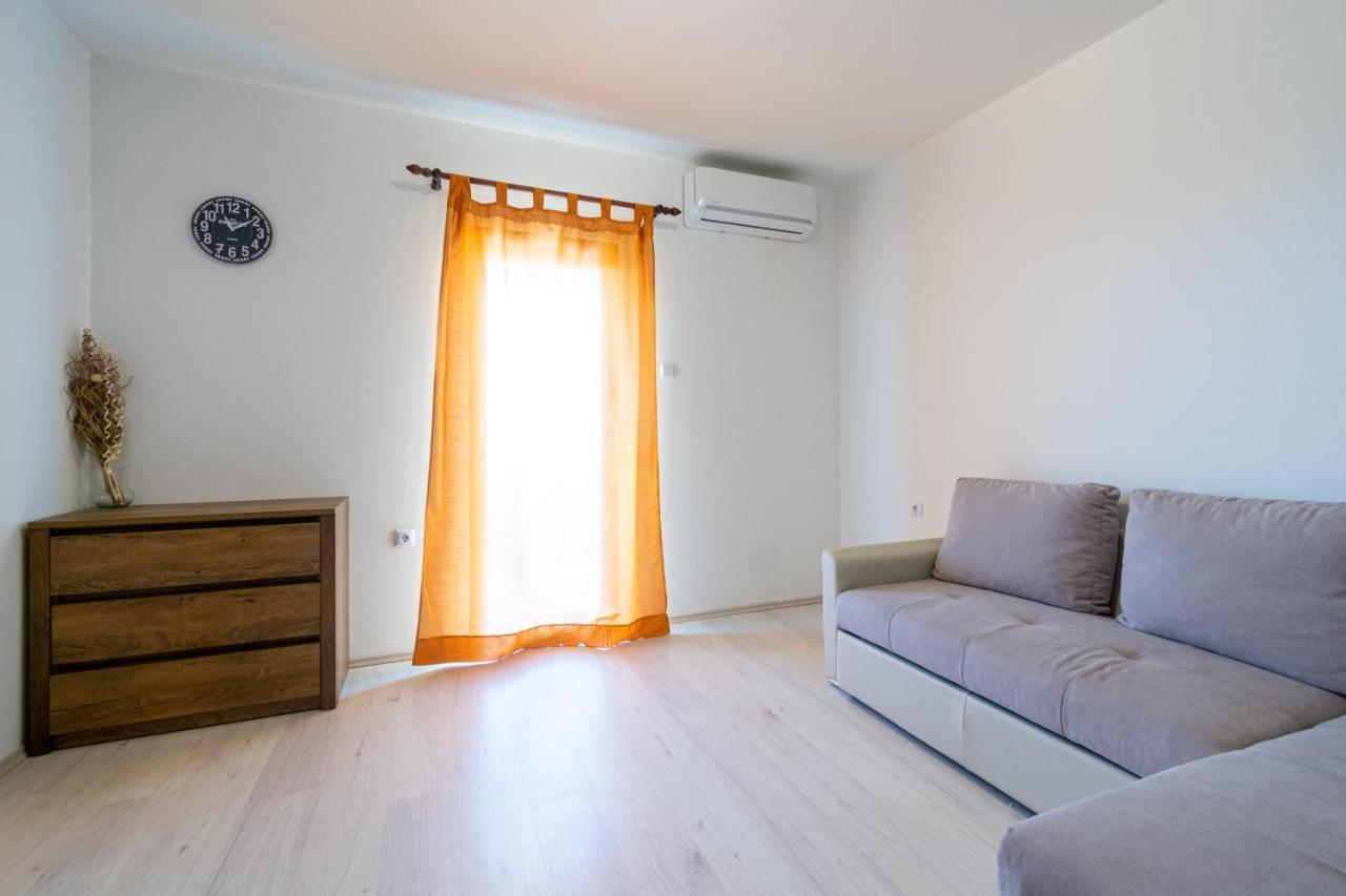 Apartments By The Sea Mandre, Pag - 3084 Kolan Luaran gambar