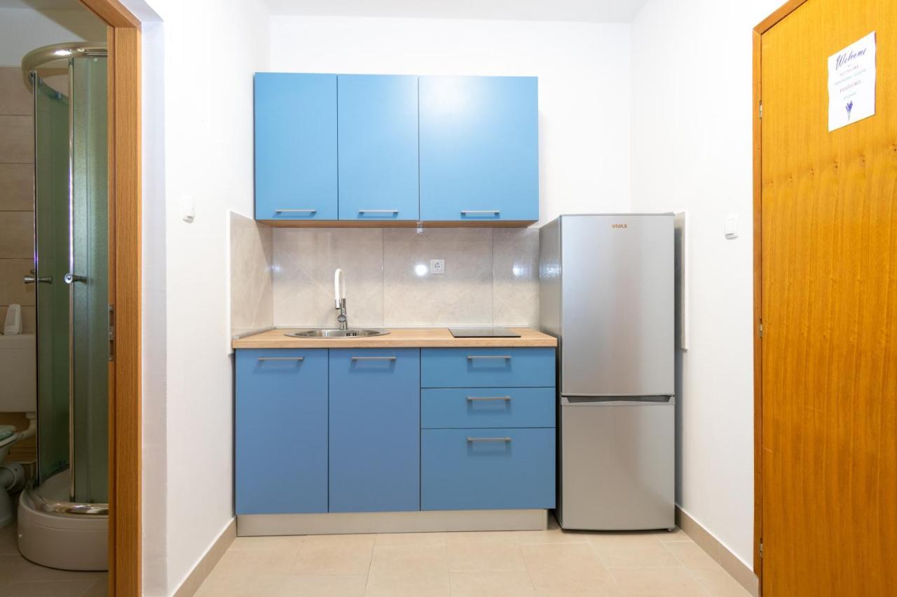 Apartments By The Sea Mandre, Pag - 3084 Kolan Luaran gambar