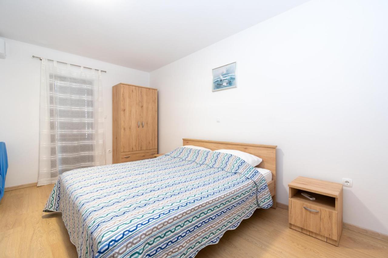 Apartments By The Sea Mandre, Pag - 3084 Kolan Luaran gambar