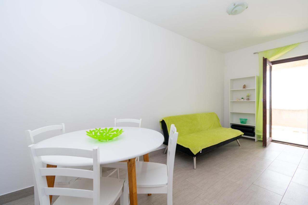 Apartments By The Sea Mandre, Pag - 3084 Kolan Luaran gambar