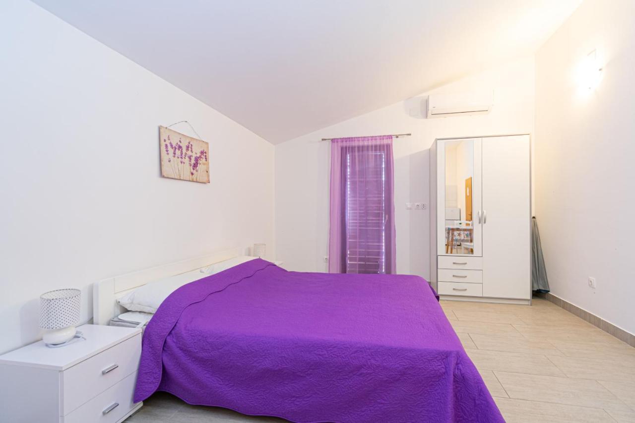 Apartments By The Sea Mandre, Pag - 3084 Kolan Luaran gambar