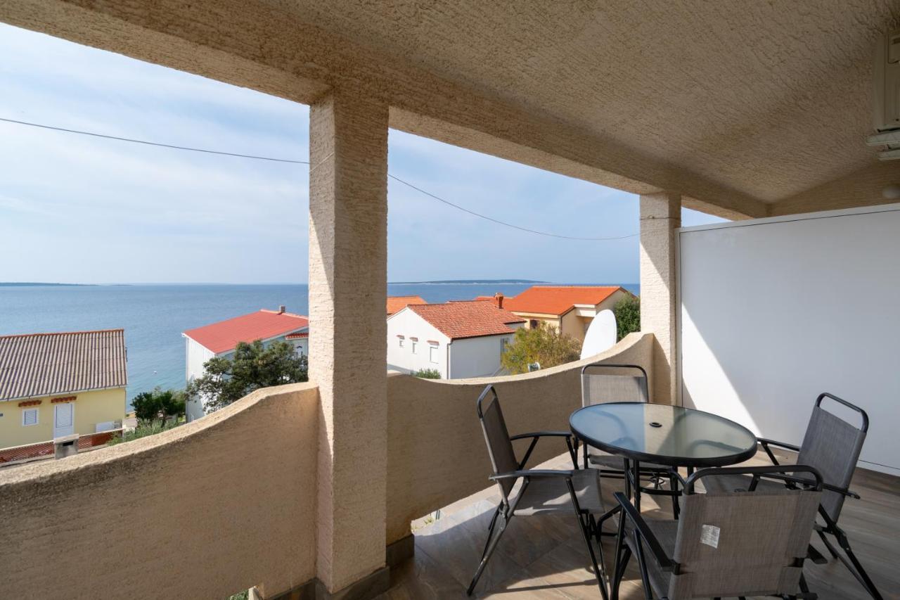 Apartments By The Sea Mandre, Pag - 3084 Kolan Luaran gambar