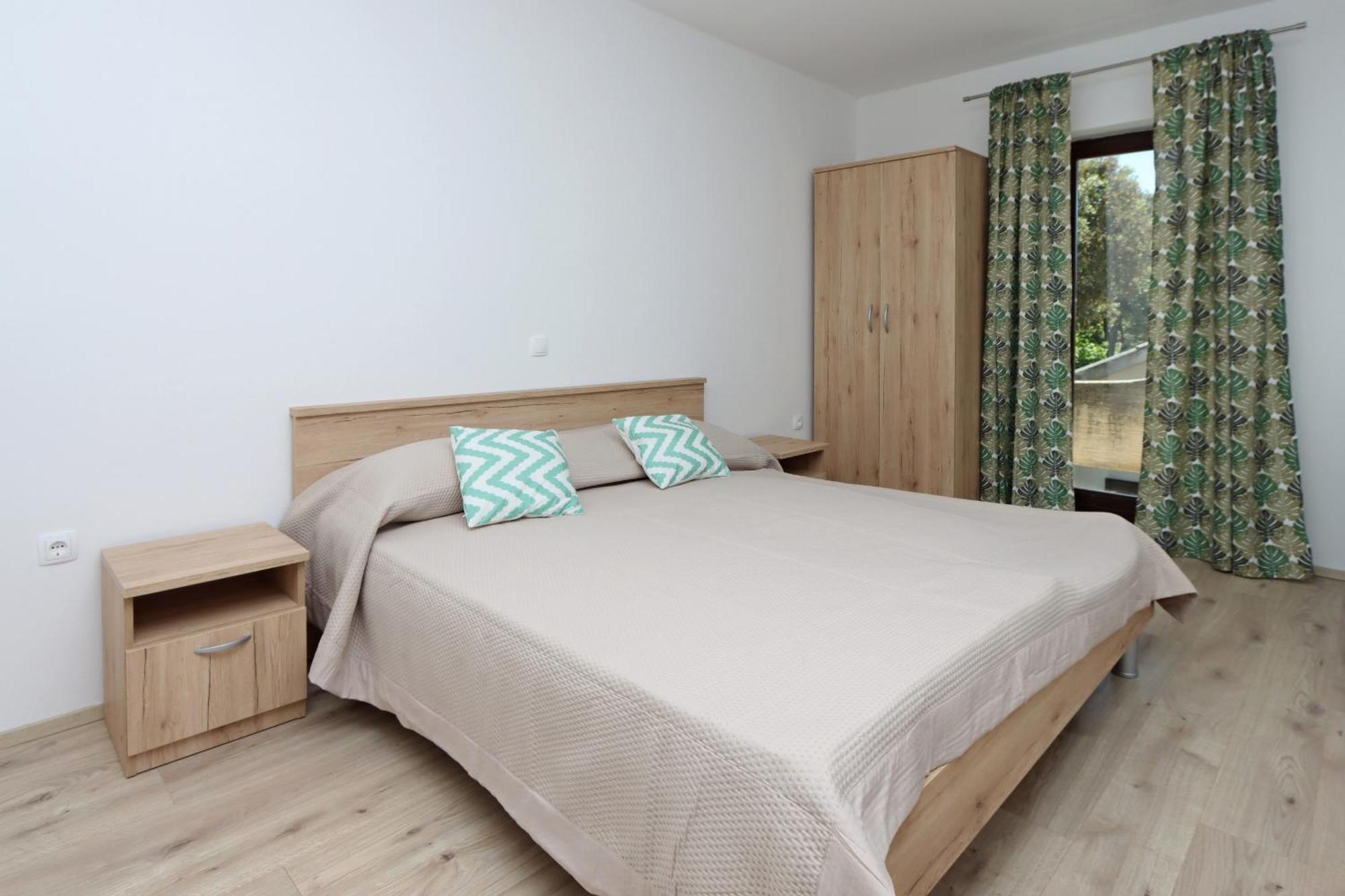 Apartments By The Sea Mandre, Pag - 3084 Kolan Luaran gambar