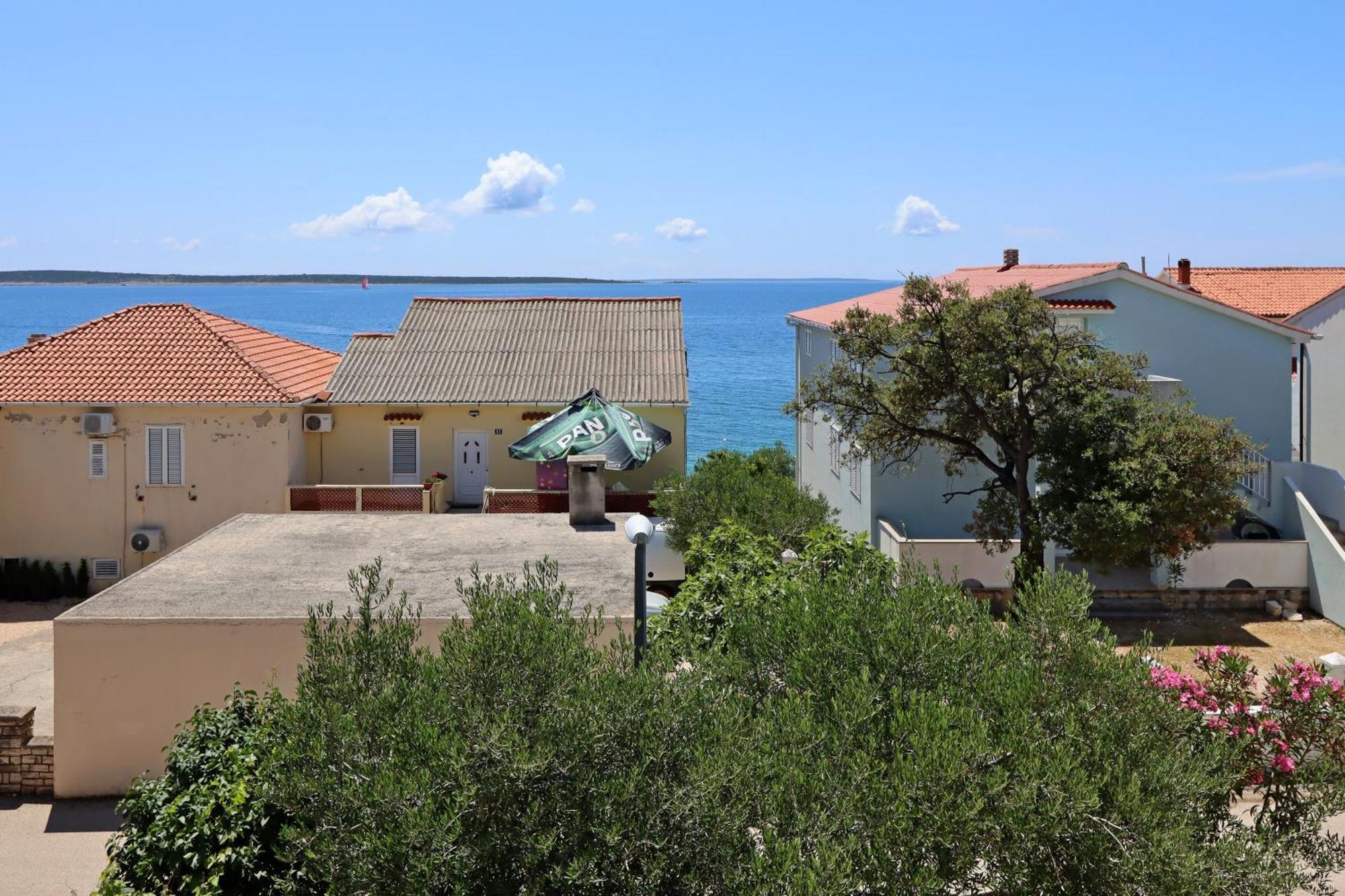Apartments By The Sea Mandre, Pag - 3084 Kolan Luaran gambar