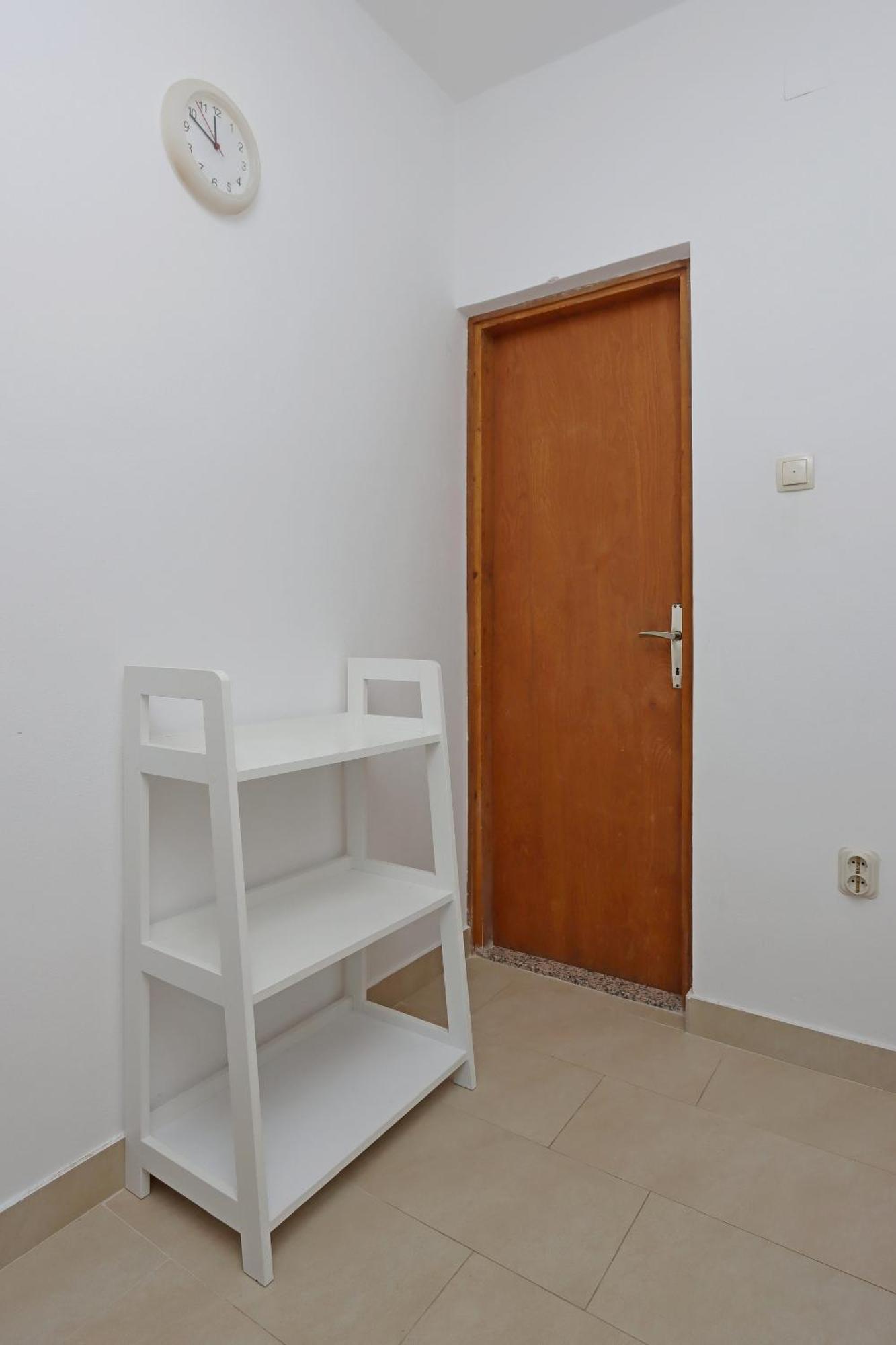Apartments By The Sea Mandre, Pag - 3084 Kolan Bilik gambar