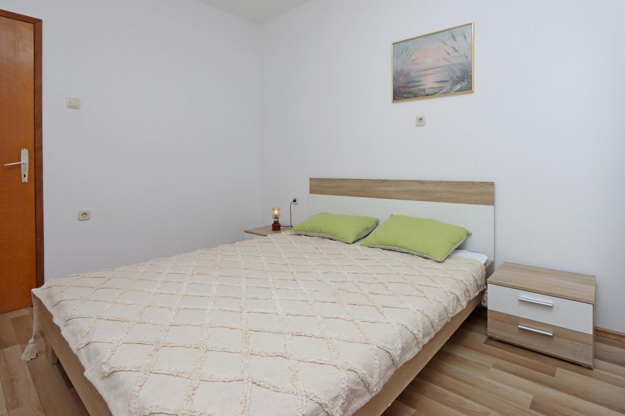 Apartments By The Sea Mandre, Pag - 3084 Kolan Bilik gambar
