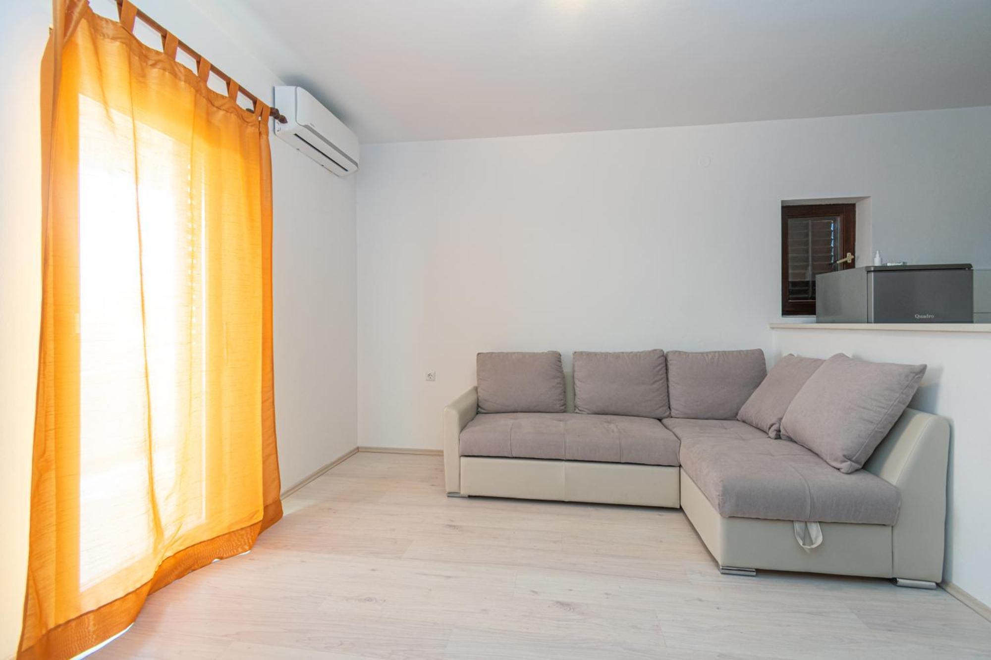 Apartments By The Sea Mandre, Pag - 3084 Kolan Bilik gambar